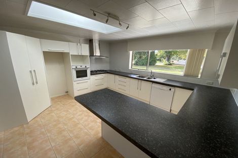 Photo of property in 5 Carbine Court, Awapuni, Palmerston North, 4412