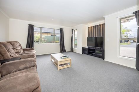 Photo of property in 17 Whitford Place, Rototuna North, Hamilton, 3210