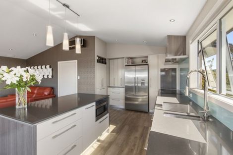 Photo of property in 13 Wattle Grove, Maungaraki, Lower Hutt, 5010