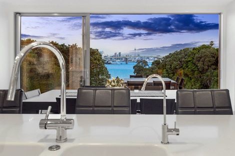 Photo of property in 39 Maritime Terrace, Birkenhead, Auckland, 0626