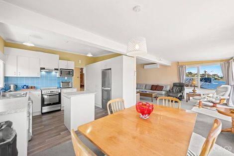 Photo of property in 7 Manor Drive, Stokes Valley, Lower Hutt, 5019