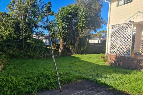 Photo of property in 2/52 Harrington Road, Henderson, Auckland, 0610