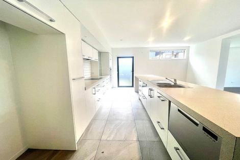 Photo of property in 323 Cambridge Terrace, Christchurch Central, Christchurch, 8013