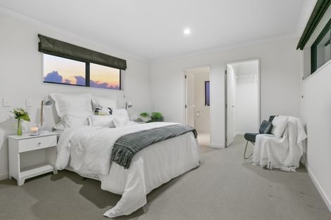 Photo of property in 23 Trotting Terrace, Fairview Heights, Auckland, 0632