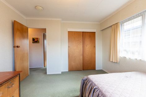 Photo of property in 5 Gladstone Street, Dannevirke, 4930