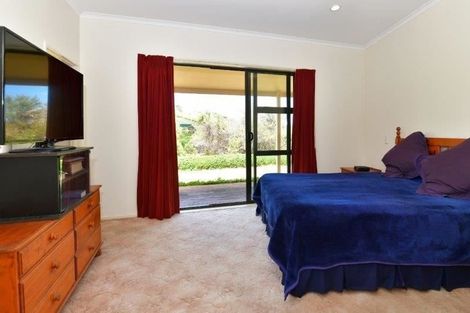 Photo of property in 744 Peak Road, Helensville, 0875