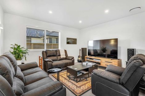 Photo of property in 30 Ngaroma Crescent, Whitianga, 3510