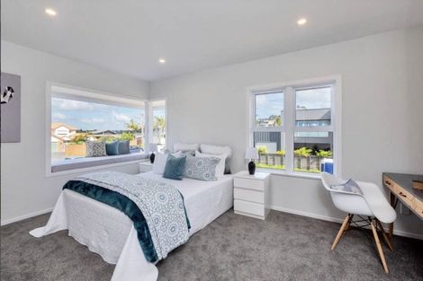 Photo of property in 41 Knights Road, Rothesay Bay, Auckland, 0630