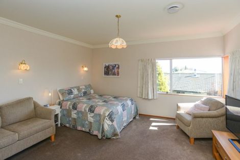 Photo of property in 14 Hunters Hill, Havelock North, 4130