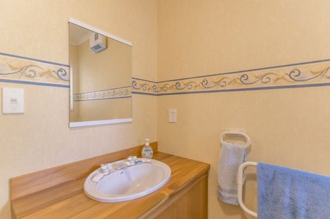 Photo of property in 7 Amokura Street, Waikanae, 5036