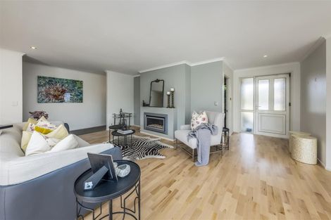 Photo of property in 16 Karson Place, Flat Bush, Auckland, 2016