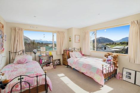 Photo of property in 11 Scaife Place, Wanaka, 9305