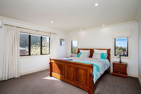 Photo of property in 39 Garreg Road, Fendalton, Christchurch, 8052