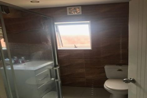 Photo of property in 16 Antalya Place, Manurewa, Auckland, 2102