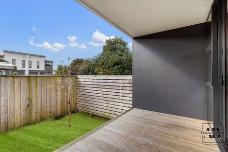 Photo of property in 8 Koro Lane, Mangere Bridge, Auckland, 2022