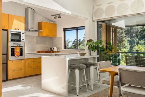 Photo of property in 136 Cheviot Road, Lowry Bay, Lower Hutt, 5013