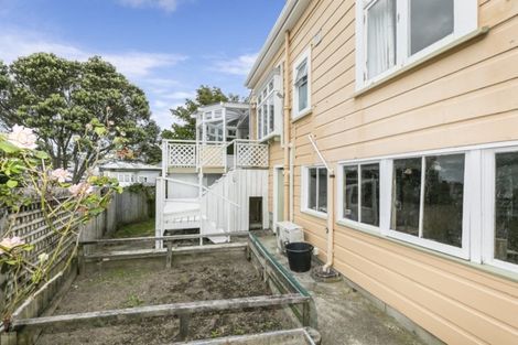 Photo of property in 18 Charlotte Avenue, Brooklyn, Wellington, 6021