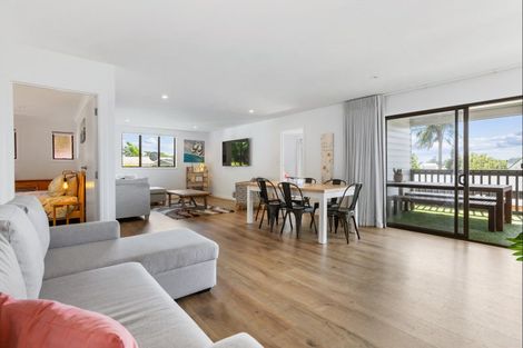 Photo of property in 123 Park Avenue, Whangamata, 3620