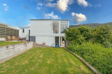 Photo of property in 1a Woodstock Terrace, Tawa, Wellington, 5028