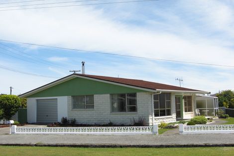 Photo of property in 90 Queen Street, Westport, 7825