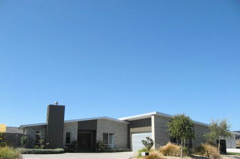 Photo of property in 5 Springside Place, Redwood, Christchurch, 8051