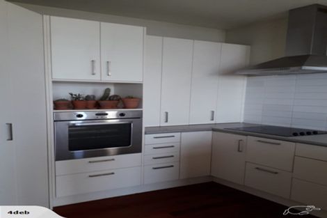 Photo of property in 176 The Esplanade, Island Bay, Wellington, 6023