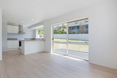Photo of property in 49 Centorian Drive, Windsor Park, Auckland, 0632