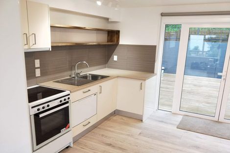 Photo of property in 32a Wade River Road, Stanmore Bay, Whangaparaoa, 0932