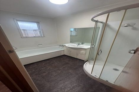 Photo of property in 1/215 Swanson Road, Henderson, Auckland, 0610