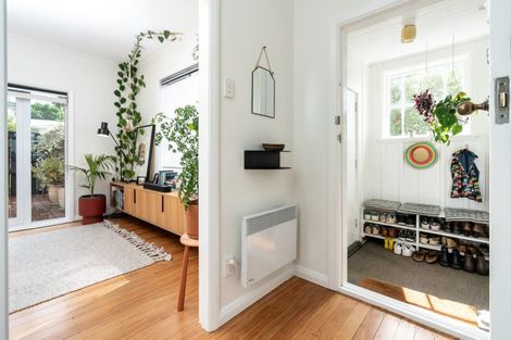 Photo of property in 30 Mandalay Terrace, Khandallah, Wellington, 6035