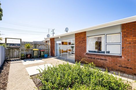 Photo of property in 2/40 Barriball Street, Fitzroy, New Plymouth, 4312