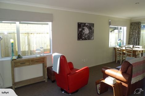 Photo of property in 28 Pounamu Place, Pegasus, 7612