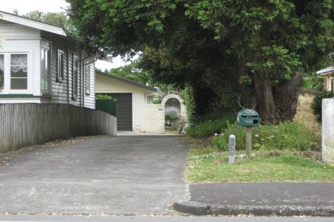Photo of property in 69 Harris Street, Pukekohe, 2120