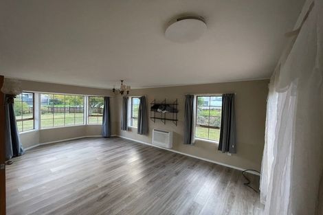 Photo of property in 2 Fitzwater Place, Henderson, Auckland, 0612