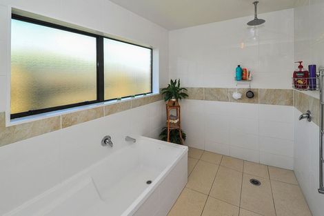 Photo of property in 3 Glenross Drive, Wattle Downs, Auckland, 2103