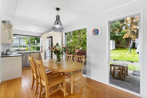 Photo of property in 76 Awaruku Road, Torbay, Auckland, 0630