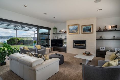 Photo of property in 9 Pukenamu Road, Rainbow Point, Taupo, 3330