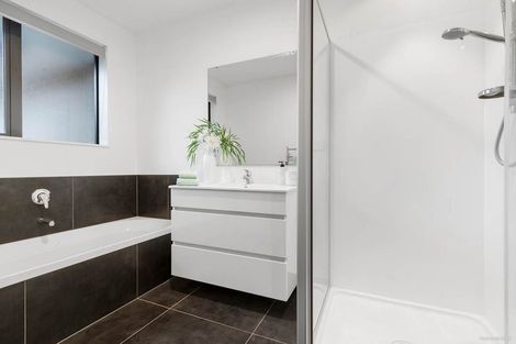 Photo of property in 52d Kayes Road, Pukekohe, 2120