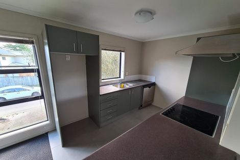 Photo of property in 38 Verdale Circle, Glen Eden, Auckland, 0602