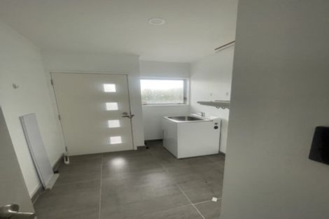 Photo of property in 58 Beechdale Crescent, Pakuranga Heights, Auckland, 2010