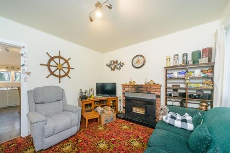 Photo of property in 37 Station Road, Marton, 4710