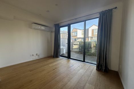 Photo of property in 60 Waipuhinui Way, Wiri, Auckland, 2104
