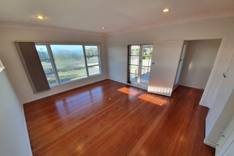 Photo of property in 306 East Coast Road, Forrest Hill, Auckland, 0620