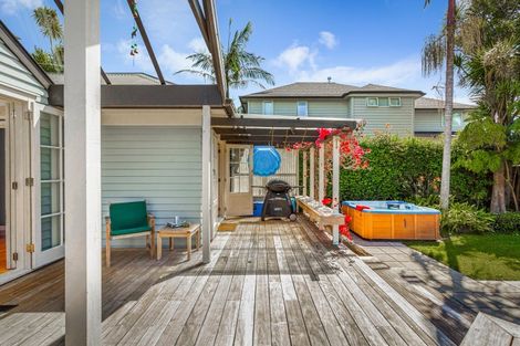 Photo of property in 34 Norwood Road, Bayswater, Auckland, 0622