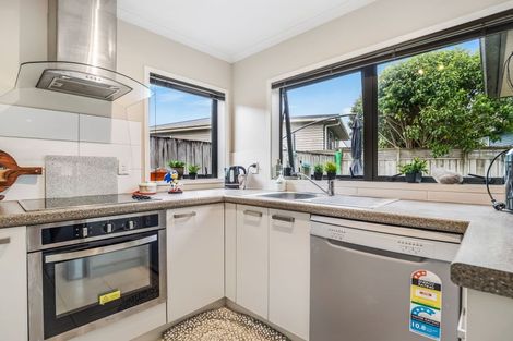 Photo of property in 64b Martyn Street, Waiuku, 2123