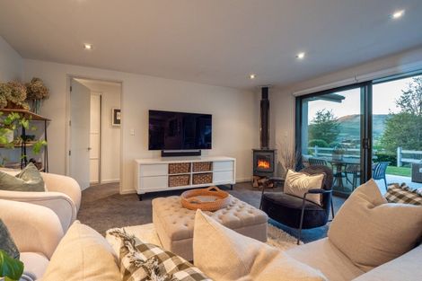 Photo of property in 2 Aberdare Court, Jacks Point, Queenstown, 9371