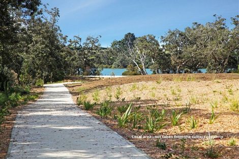 Photo of property in 57 Tahuna Minhinnick Drive, Glenbrook, 2681