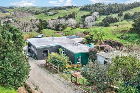 Photo of property in 63 Porter Road, Paparoa, 0571