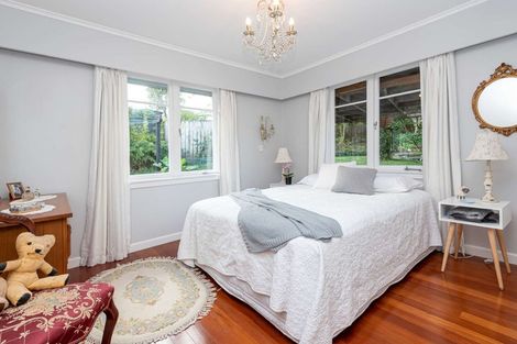 Photo of property in 10 Glenfern Road, Mellons Bay, Auckland, 2014