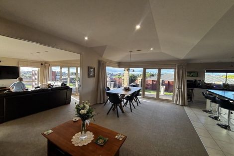 Photo of property in 58 Karamea Street, Whalers Gate, New Plymouth, 4310